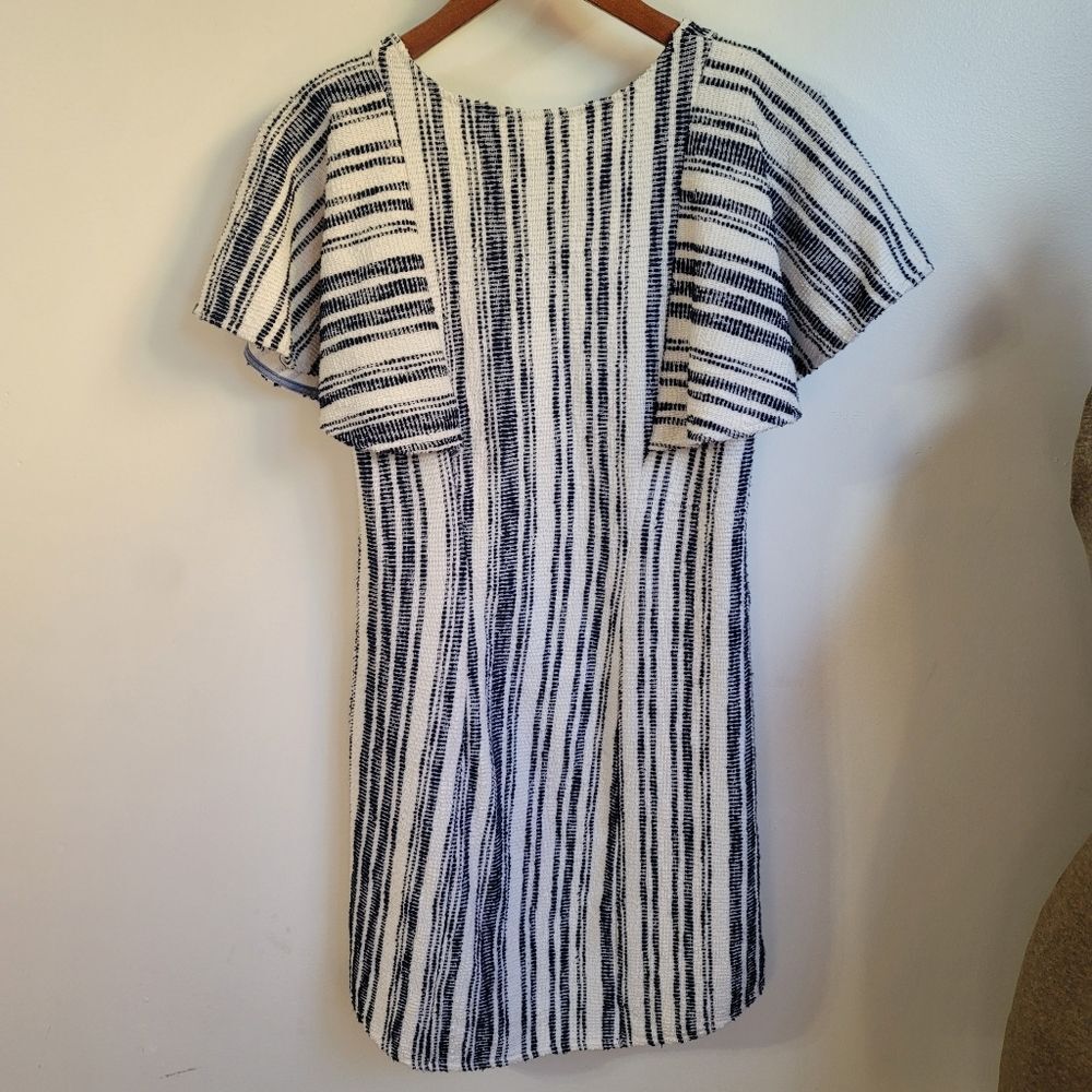 Anthropologie Akemi + Kin Jovanie Textured Coastal Flutter Sleeve Dress Size XSP - Picture 3 of 6